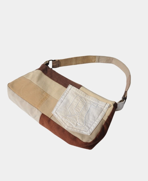 Voorkant - Handgemaakte beige-bruin 90s bag van upcycled chino’s – stijlvol en duurzaam, gemaakt in Rotterdam - Sevaes