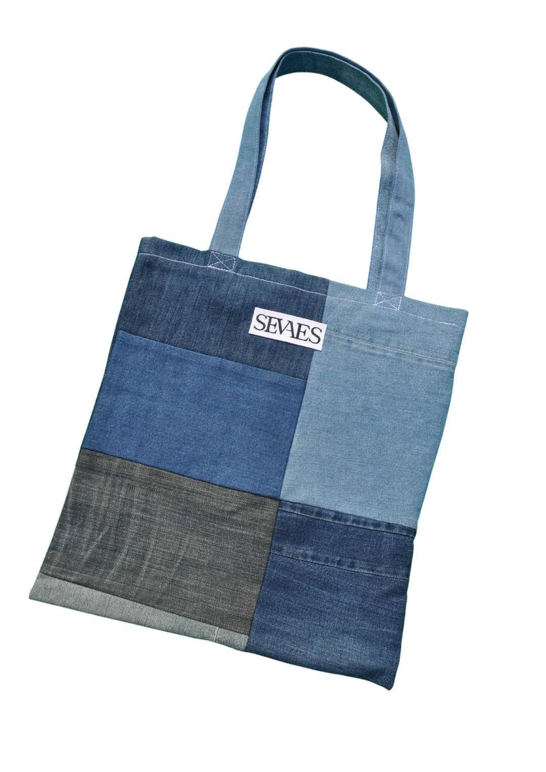 Voorkant - Patchwork Denim Tote Bag handgemaakt van upcycled spijkerbroeken – uniek en duurzaam - Sevaes