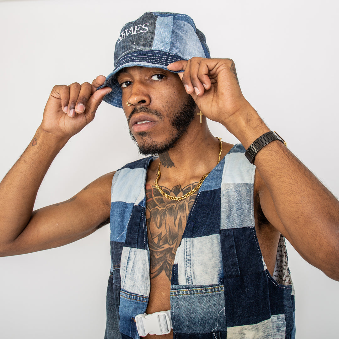 Duurzame spijkerstof bucket hat gemaakt van upcycled denim – handgemaakt en uniek patchwork design - Sevaes