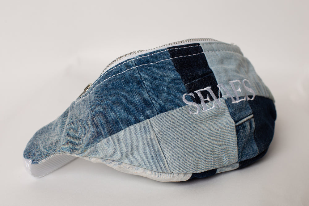 Zijkant -  Unieke spijkerstof fanny pack van patchwork denim – handgemaakt in Rotterdam - Sevaes