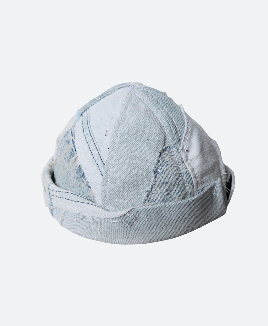 zijkant Light Blue Docker cap van Sevaes. Handgemaakt in maar liefst 2,5 uur in Rotterdam