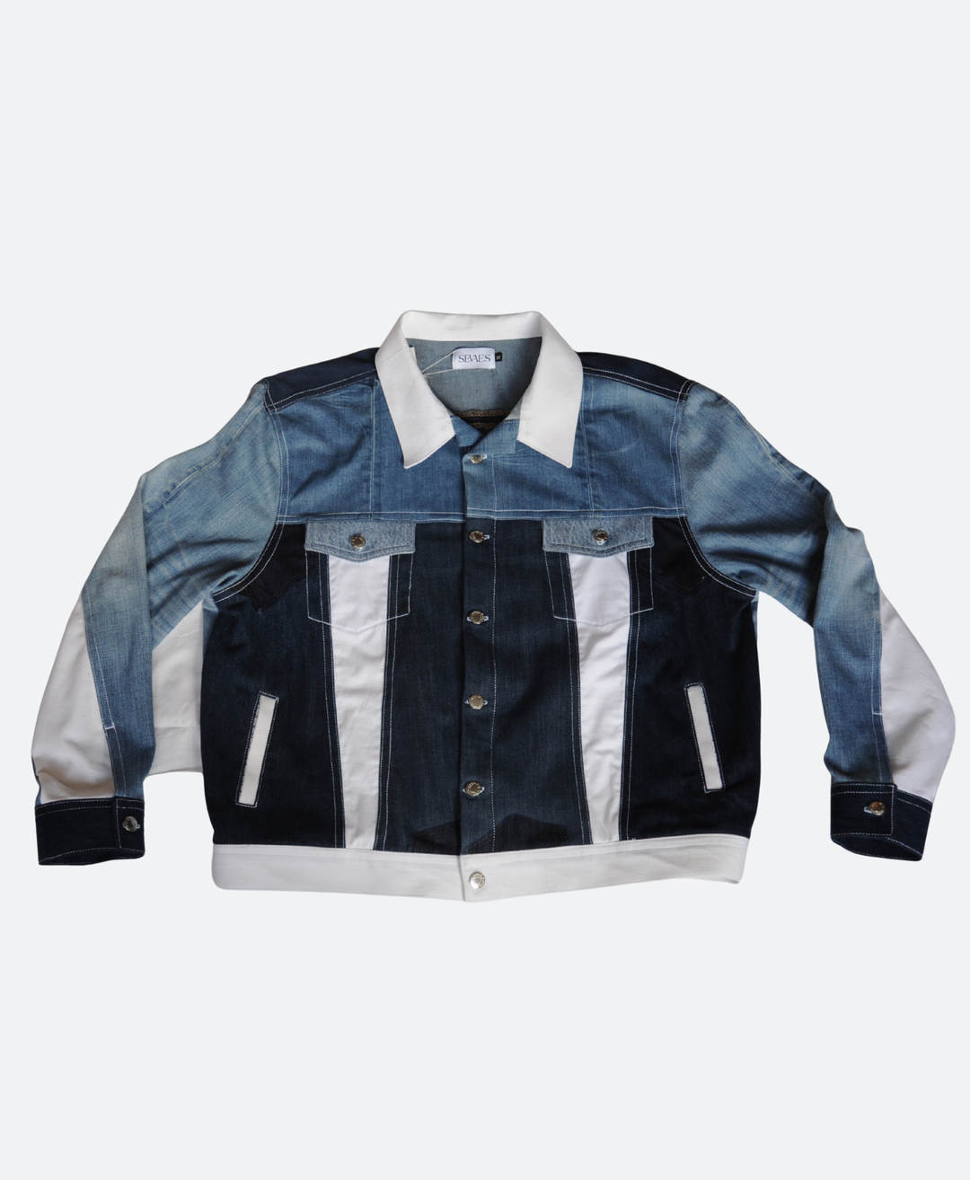 Unisex denim spijkerjas handgemaakt van 100% upcycled denim, duurzame regular fit spijkerjacket van Sevaes maat XL