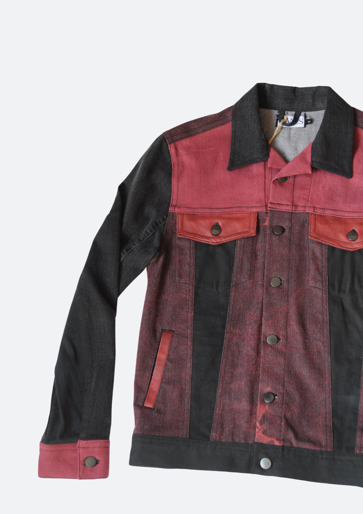 close up Voorkant Unisex Color Block Bordeaux Rode Spijkerjas - Sevaes