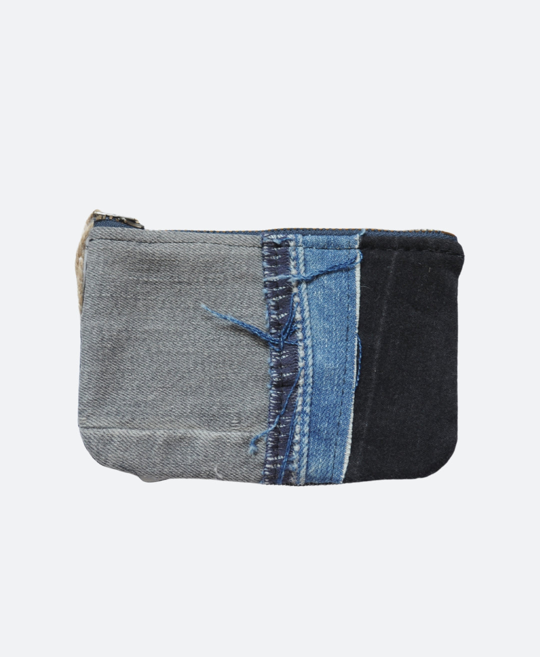 Voorkant - Upcycled zwart‑grijs‑blauwe denim portemonnee – handgemaakt en duurzaam accessoire voor hem en haar
