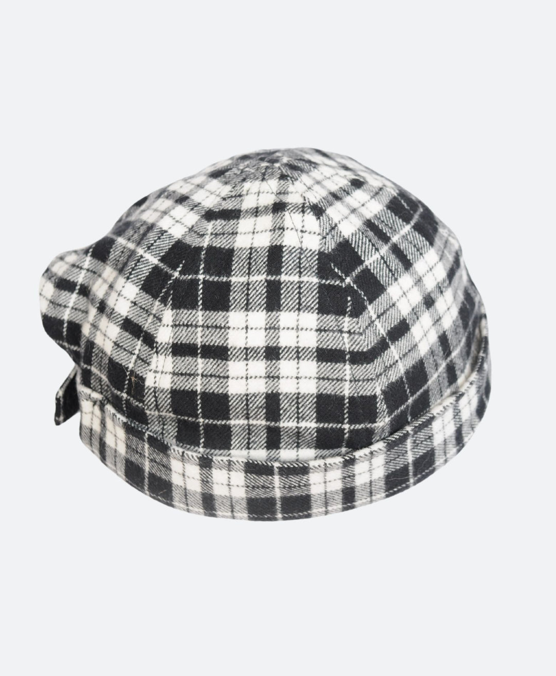 zijkant - Zwart/Wit Geruite dockers cap van upcycled blouse – handgemaakt duurzame accessoire - Sevaes

