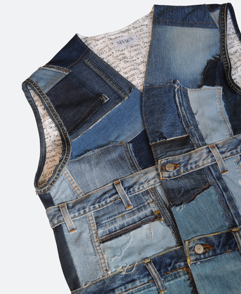 Close up Voorkant Raw Patchwork Utility vest voor Mannen. Handgemaakt in Rotterdam door Sevaes