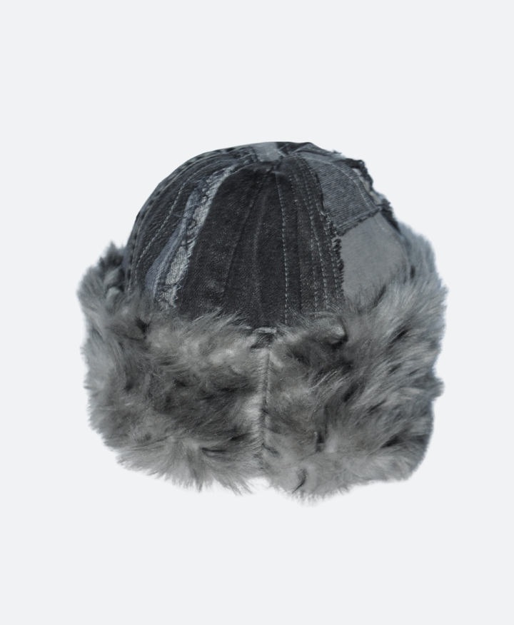 achterkant Grijze spijkerstof muts met lynx nepbont voering, upcycled in Rotterdam door Sevaes