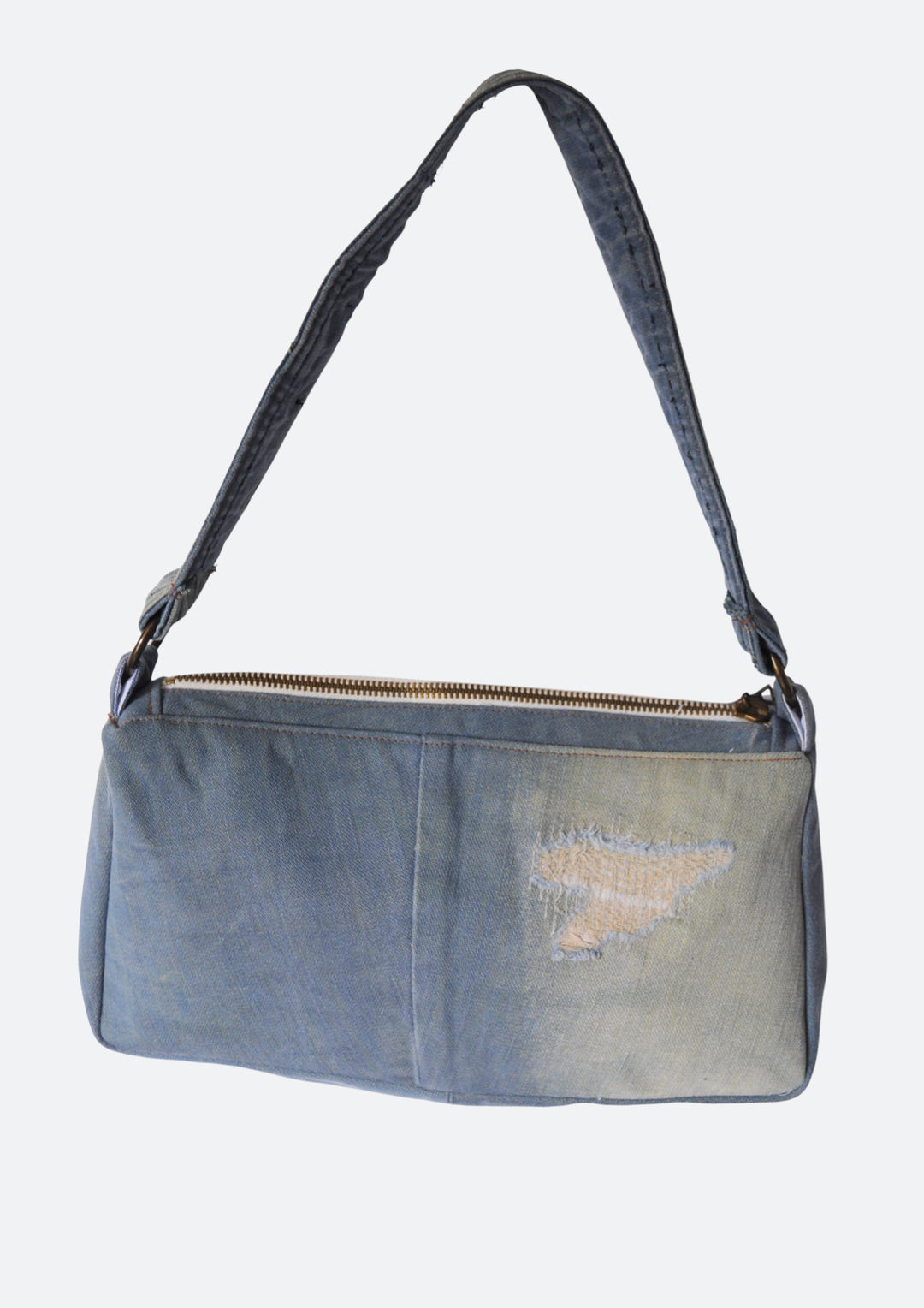 Voorkant - Upcycled denim 90s Bag - gemaakt van oude spijkbroeken - Handgemaakt in Rotterdam - Sevaes