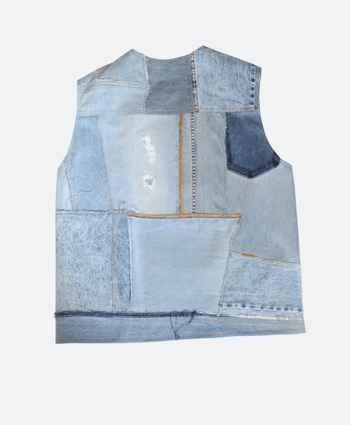 achterkant - Light blue utility patchwork vest van 100% upcycled denim – handgemaakt Sevaes vest met regular fit voor mannen, maat 38.