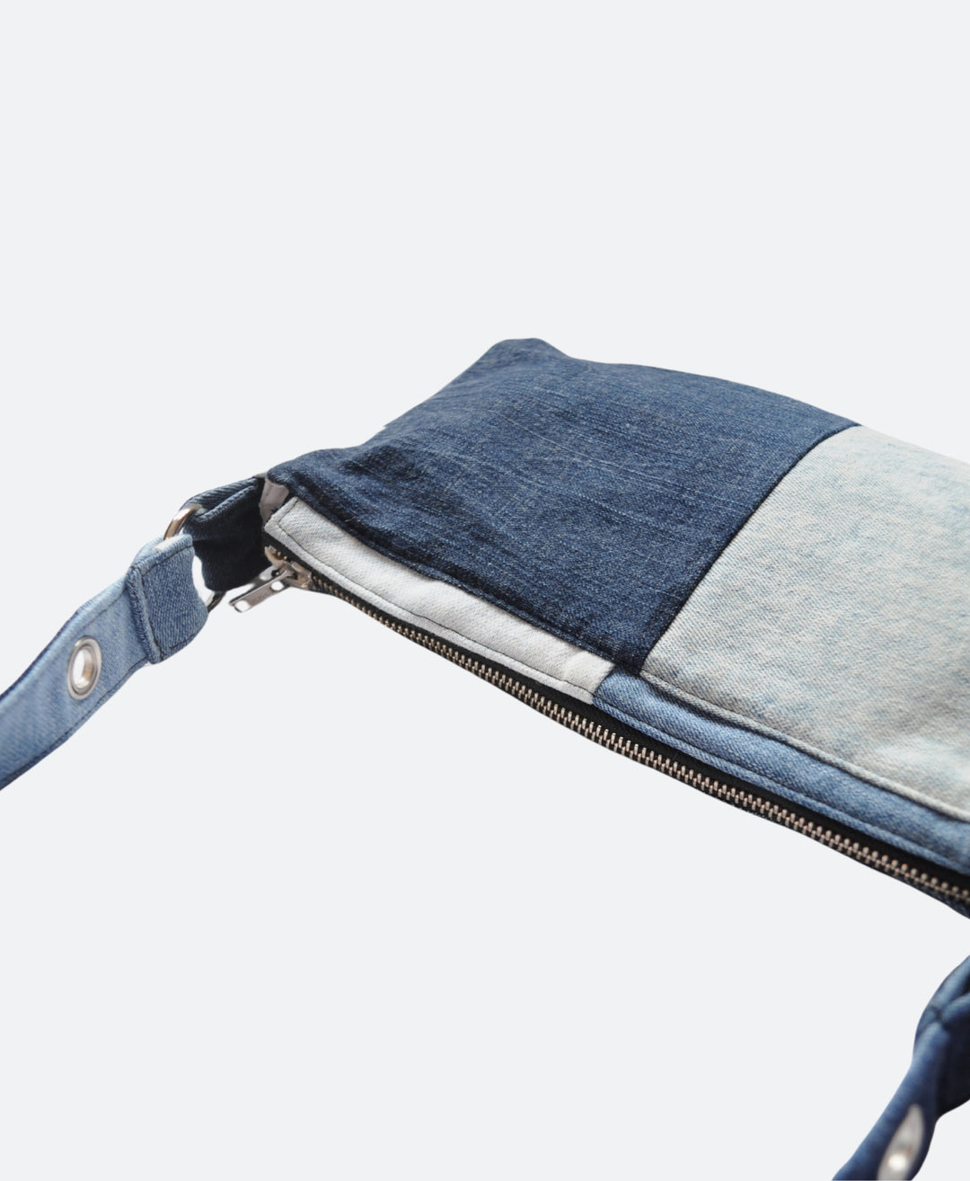 Details - Patchwork Denim 90s Bag – handgemaakte tas van upcycled en deadstock denim, uniek design uit Rotterdam - Sevaes