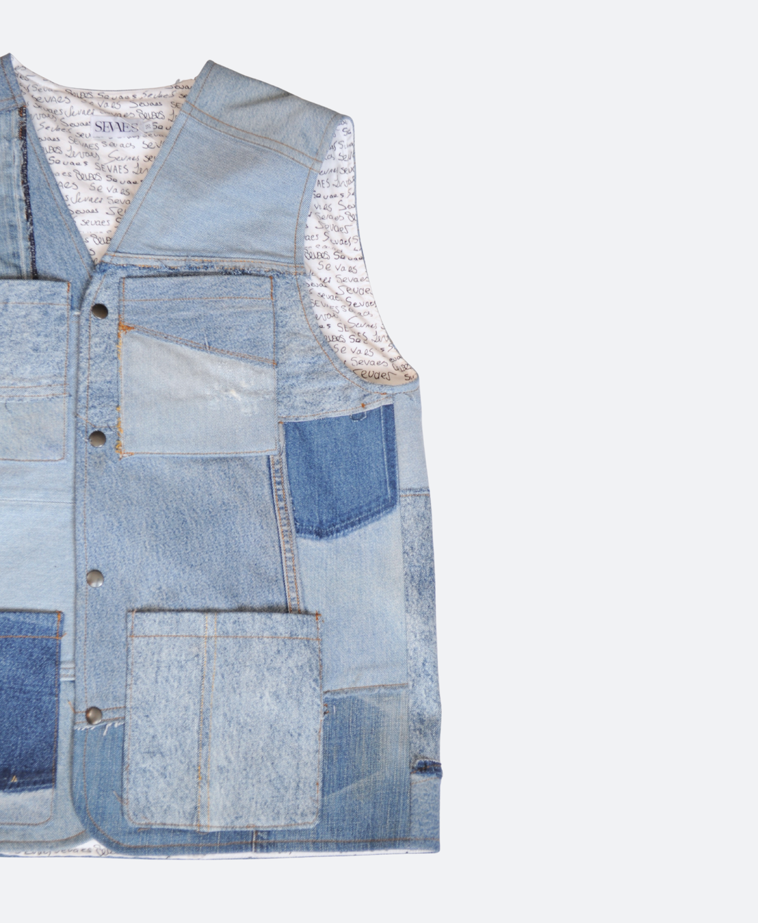 Details voorkant - Light blue utility patchwork bodywarmer van 100% upcycled denim – handgemaakt Sevaes utility vest met regular fit voor mannen, maat 38.