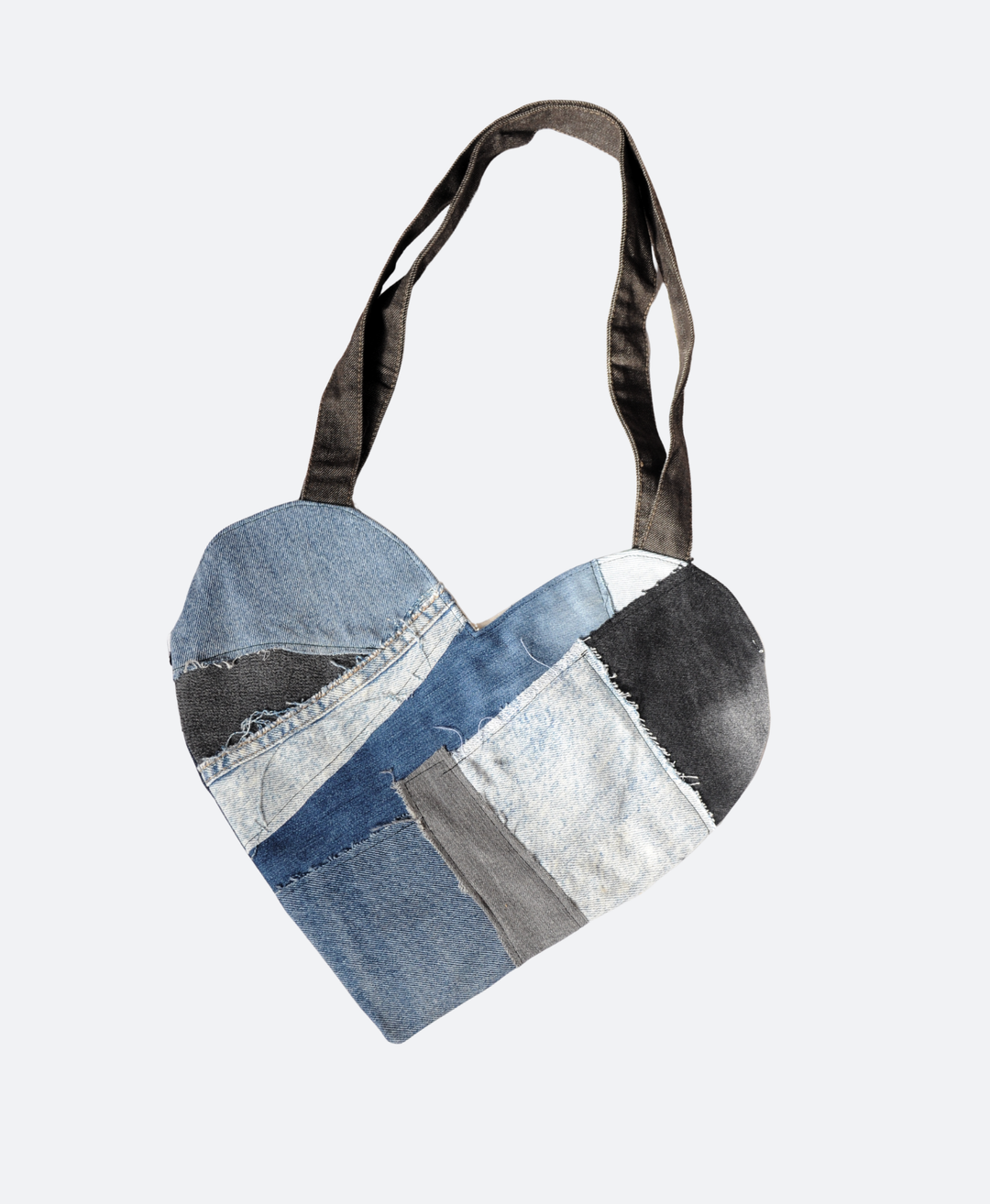 Upcycled spijkertas heartbag van Sevaes